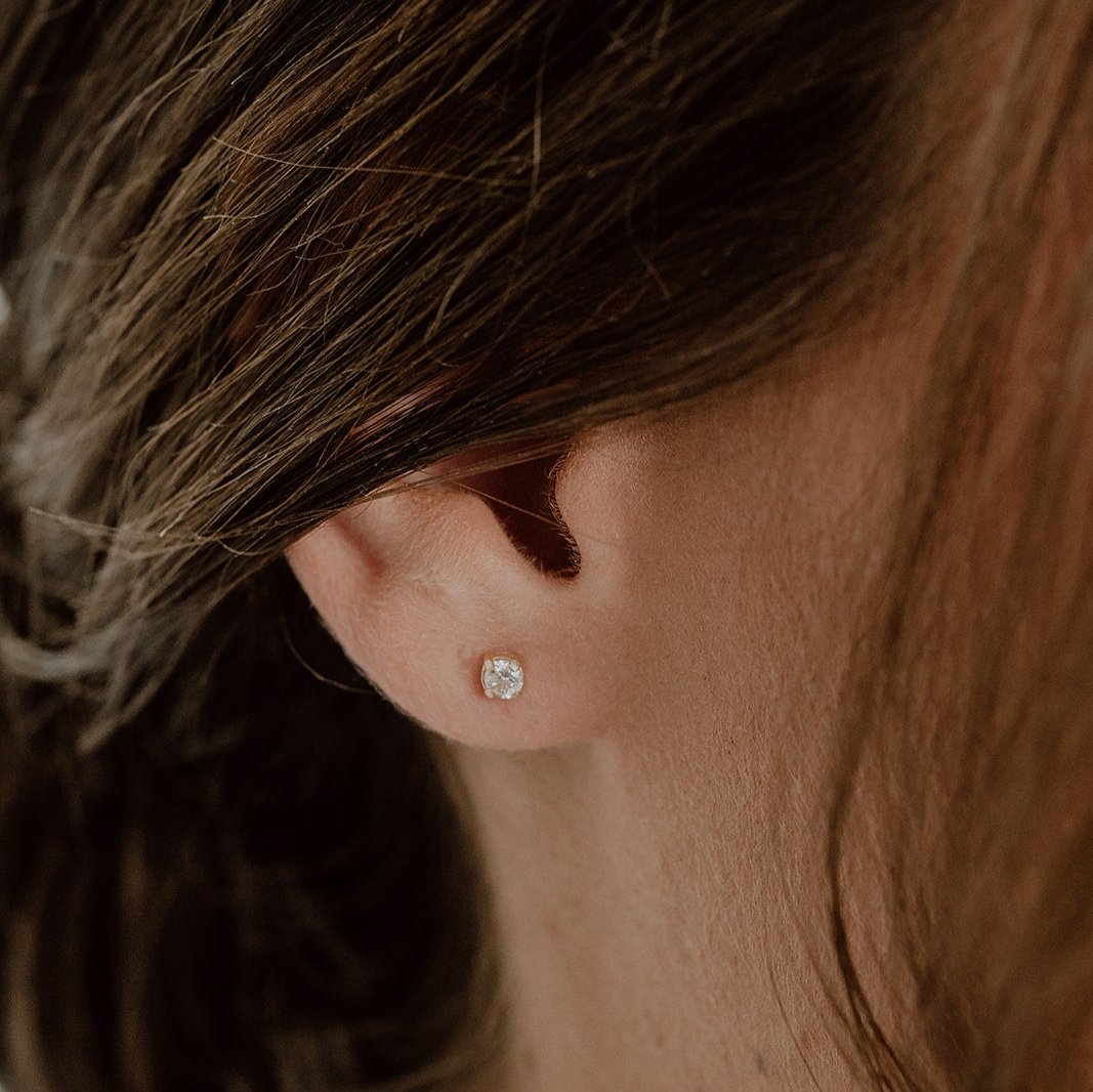 Sanna schlichte Brautohrstecker mit Zirkonia in der Farbe Gold, 22191