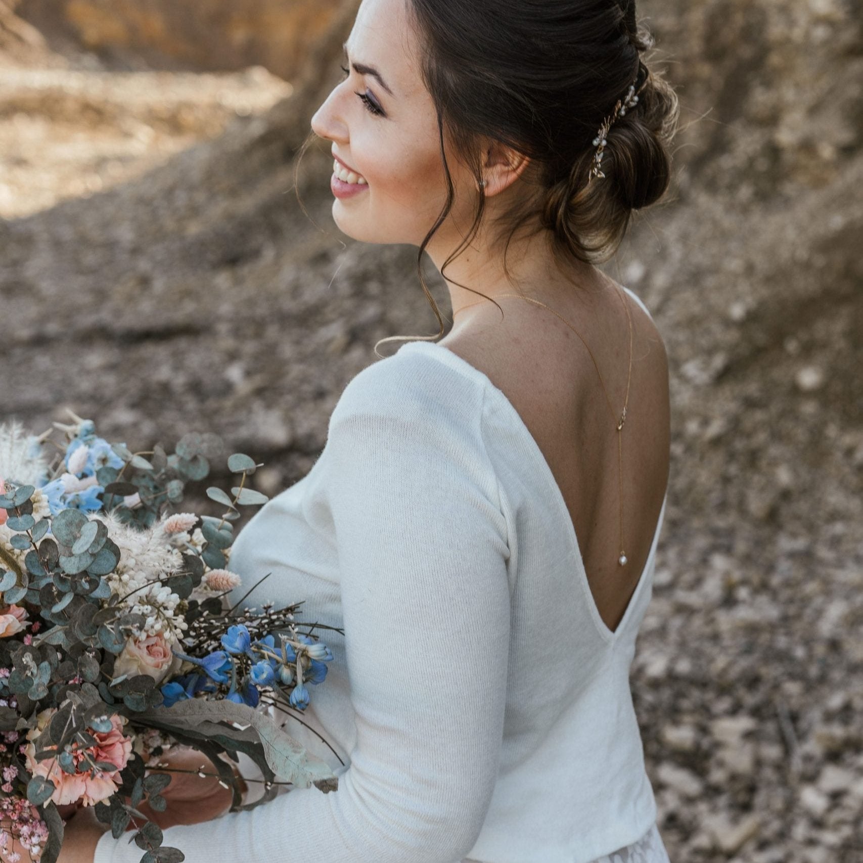 Halskette mit Rückenkette Brauthalskette mit Perlen, Y-Kette in der Farbe Gold