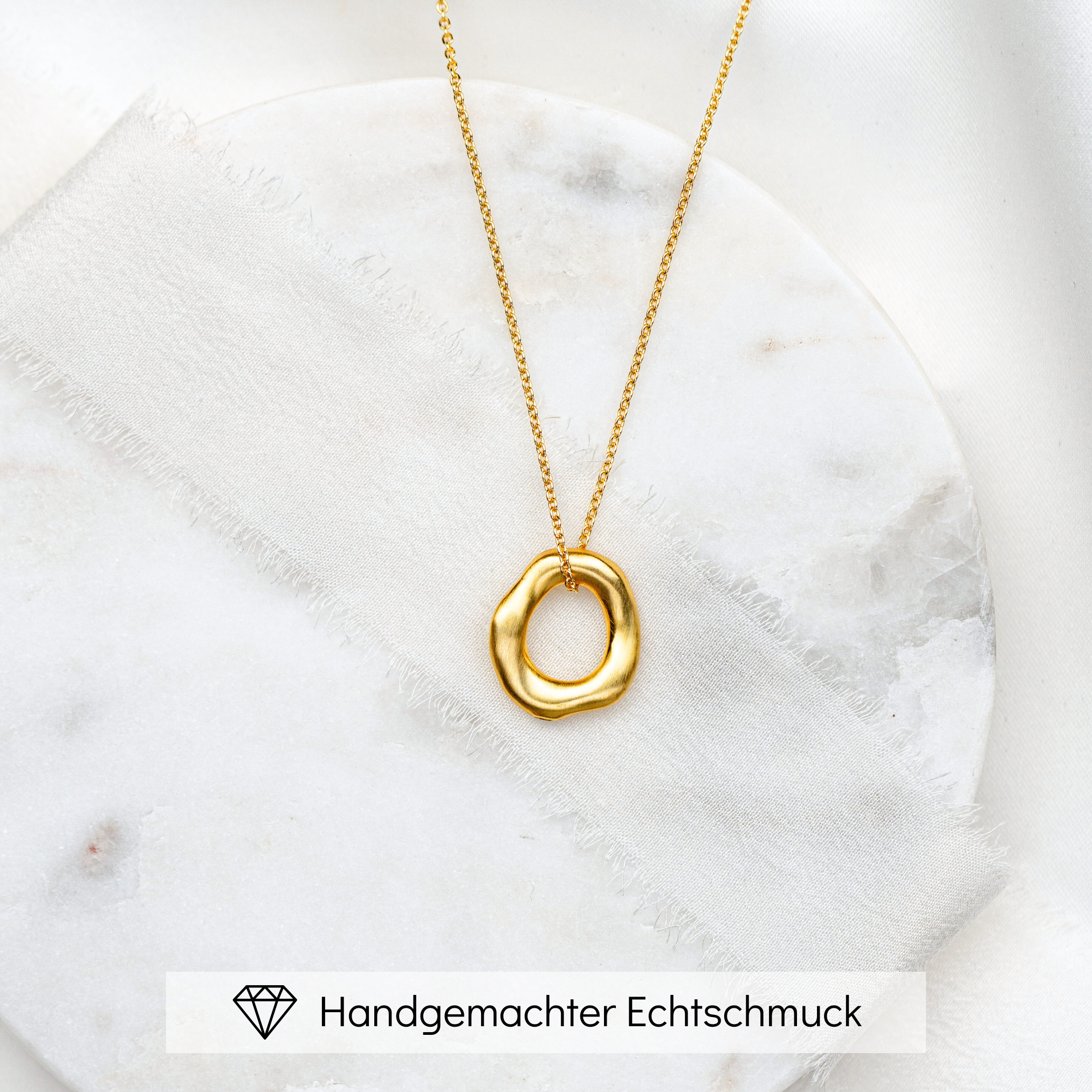 Allora | Braut Halskette mit rundem Anhänger