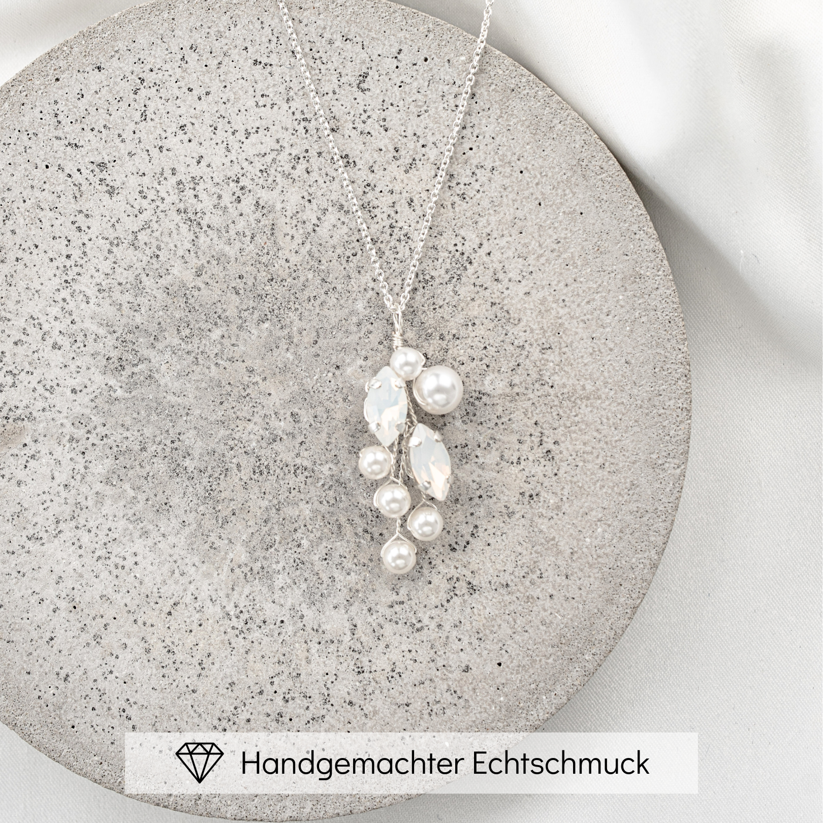 Anastasia | Halskette Hochzeit mit Perlen und Kristallen