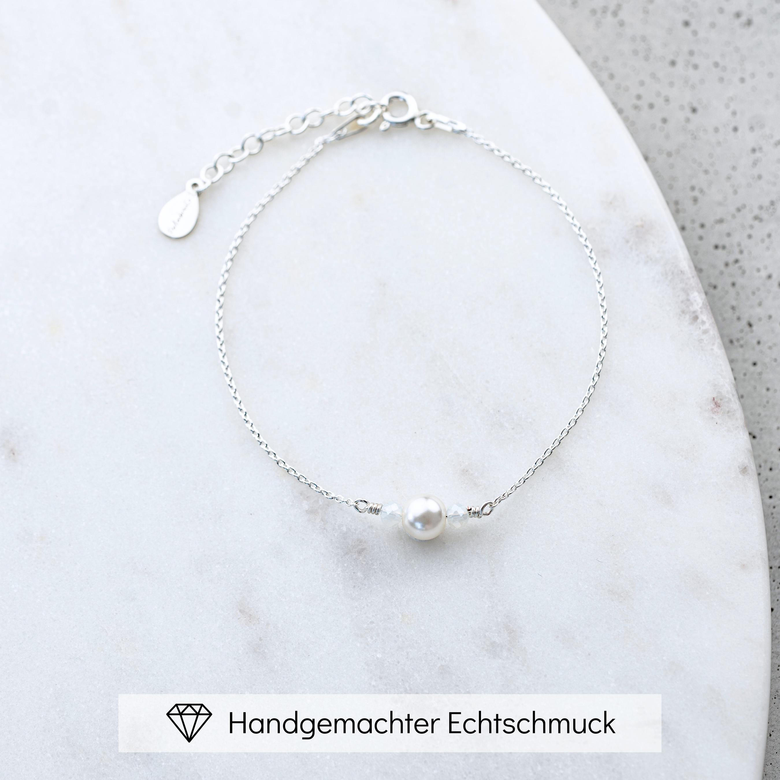 Ari | Brautarmband mit Perlen dezent