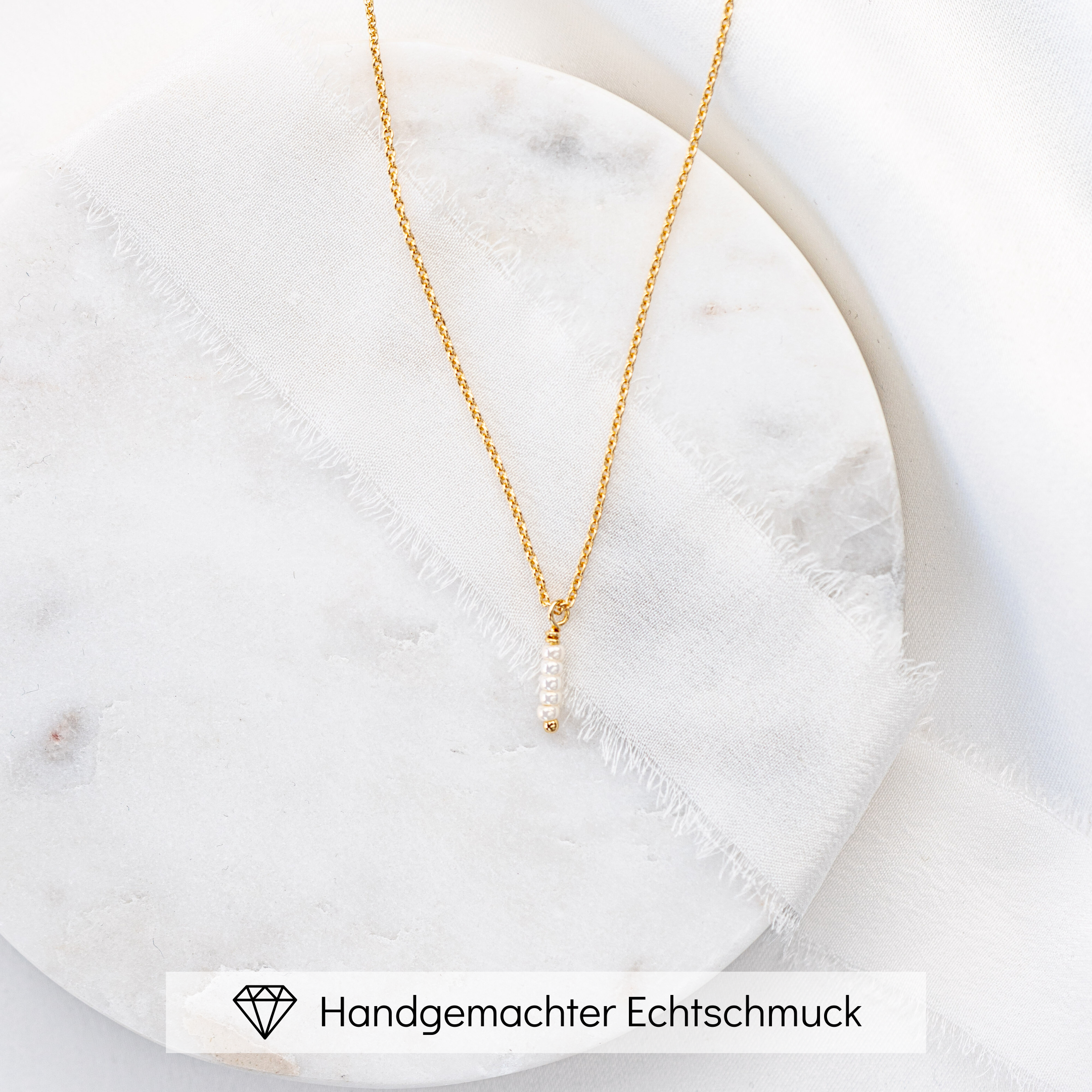 Belina | Brauthalskette dezent mit kleinen Perlen