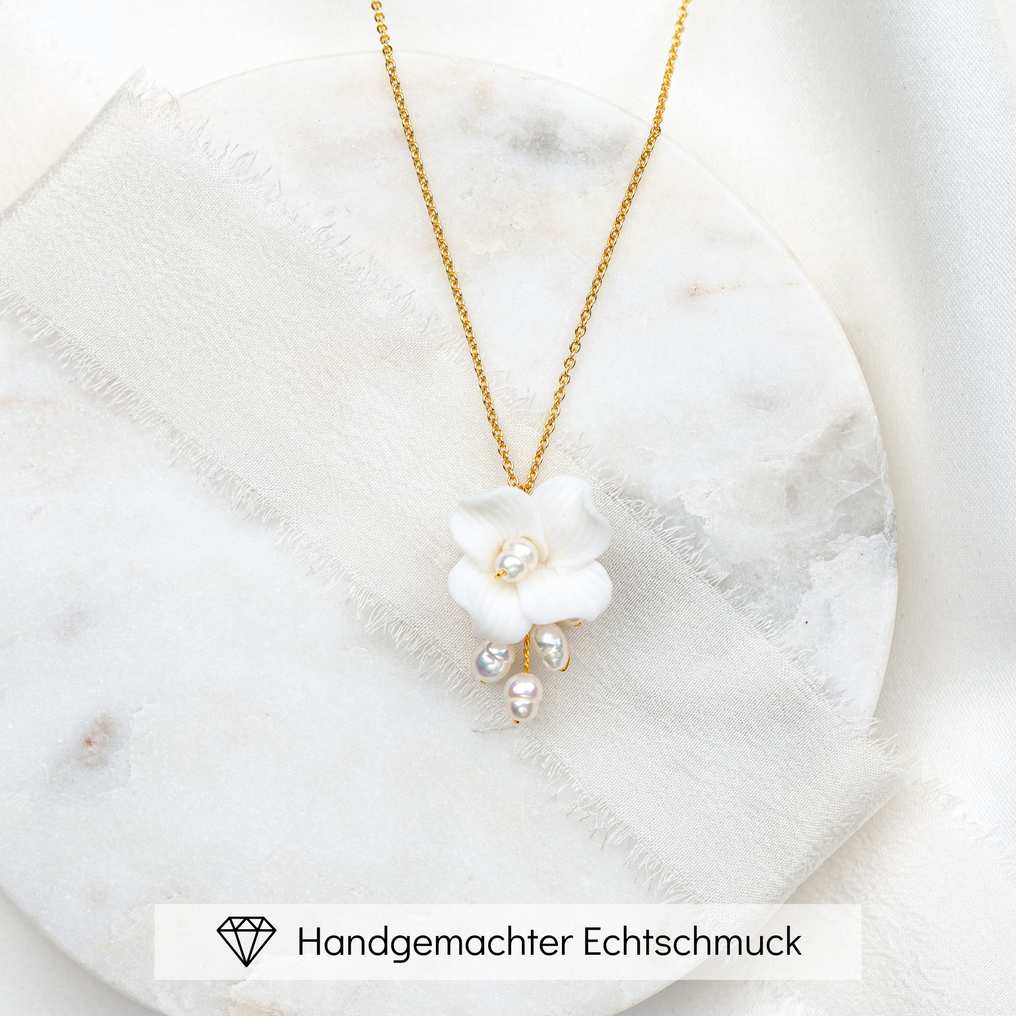 Coco | Braut Halskette mit weißer Blüte
