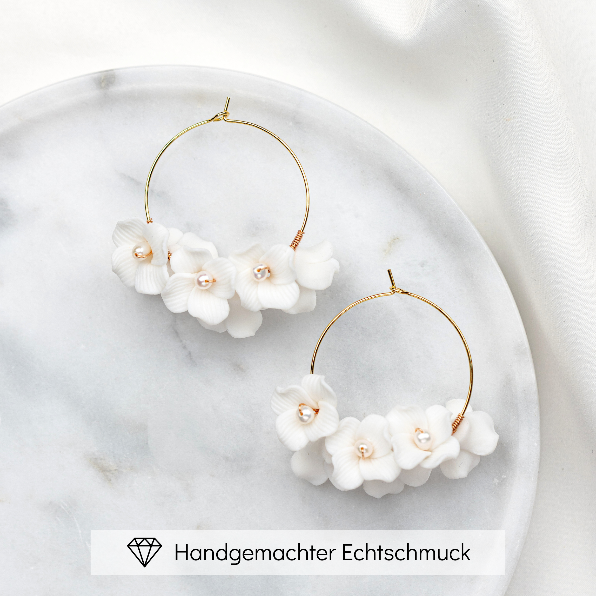 Coco Creolen klein | weiße Blüten