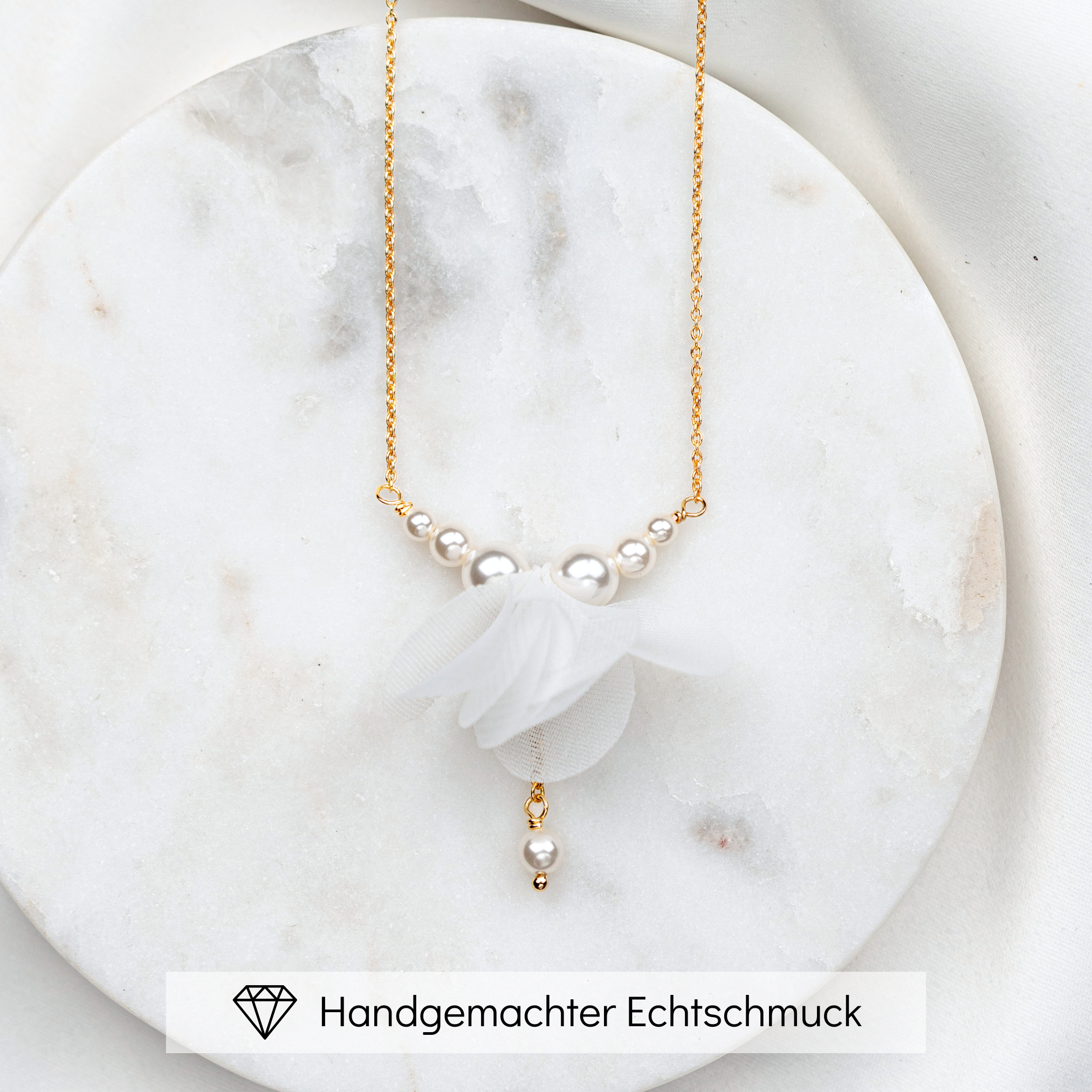 Flora | Braut Halskette mit weißer Blüte