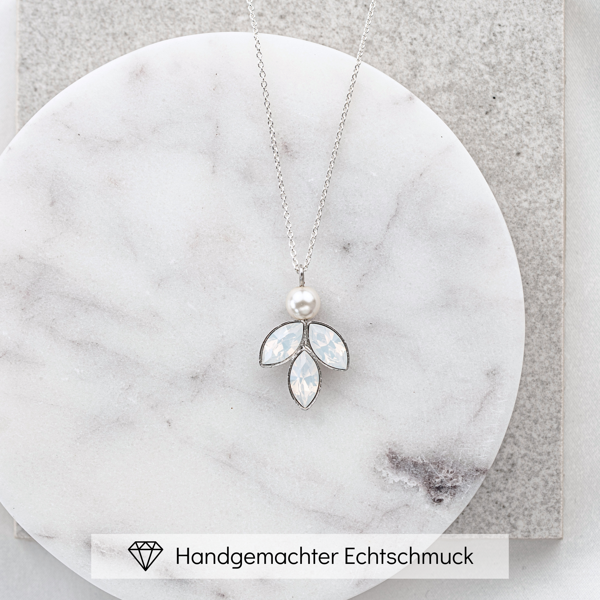 Kate | Braut Halskette mit Perle und Kristallen