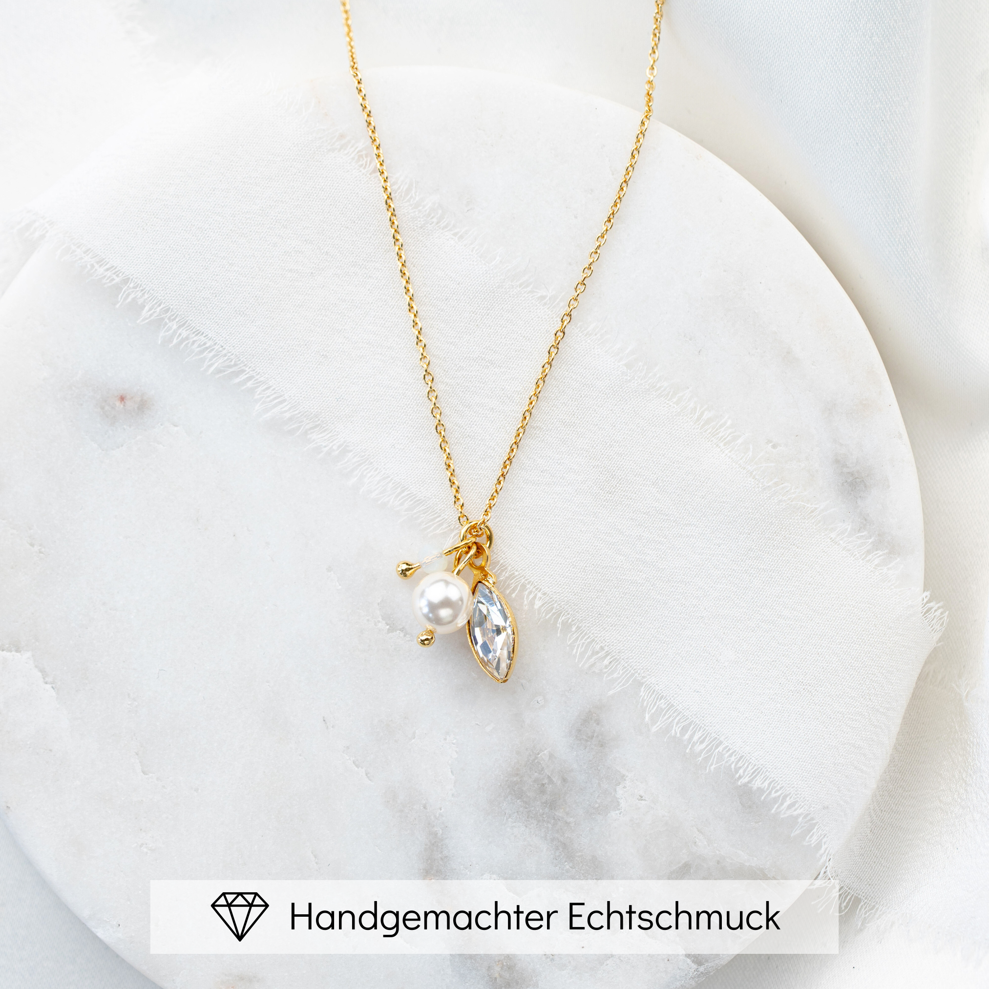 Kylie | Braut Halskette mit Perle und Kristallen