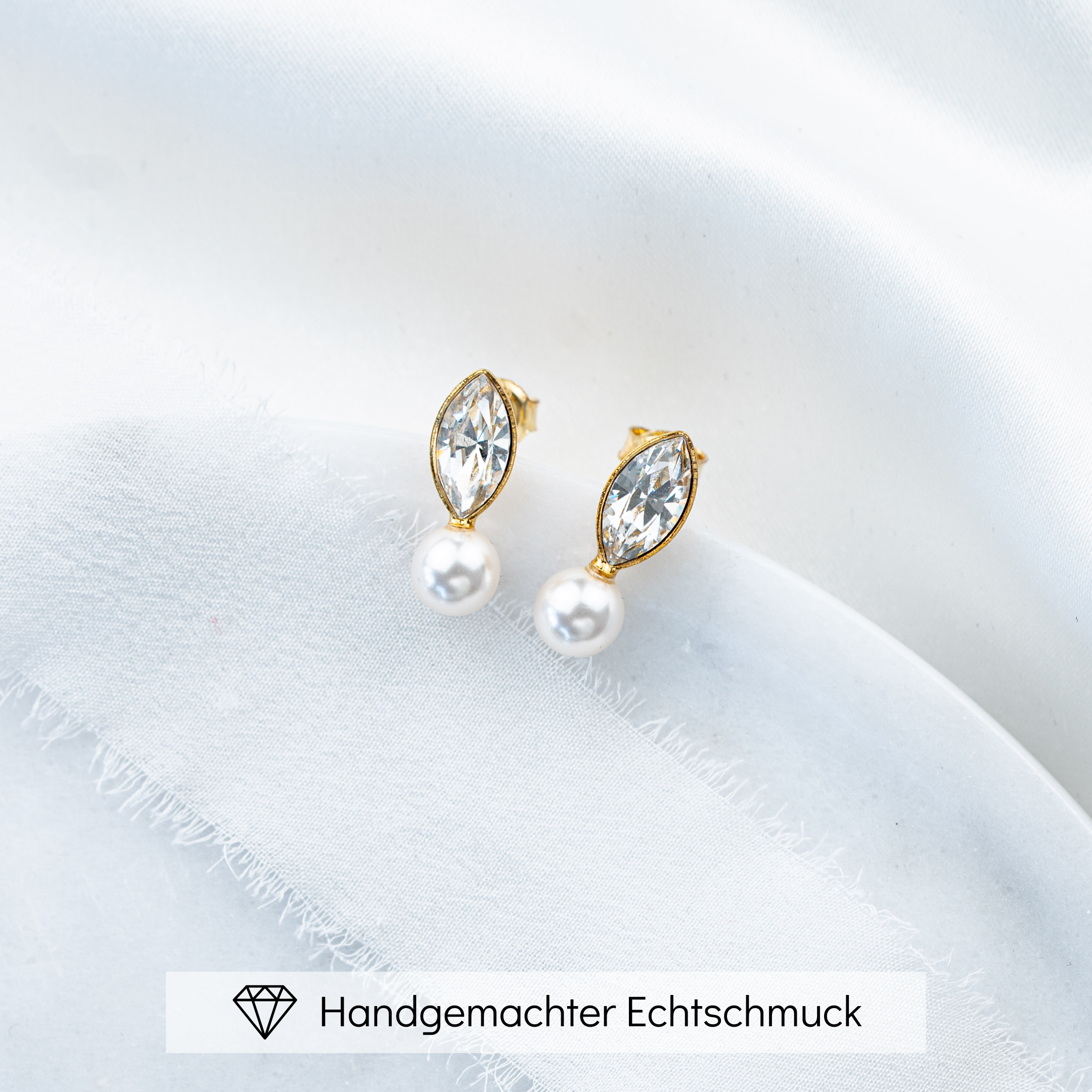 Kylie | Brautohrstecker mit Perle und Kristall