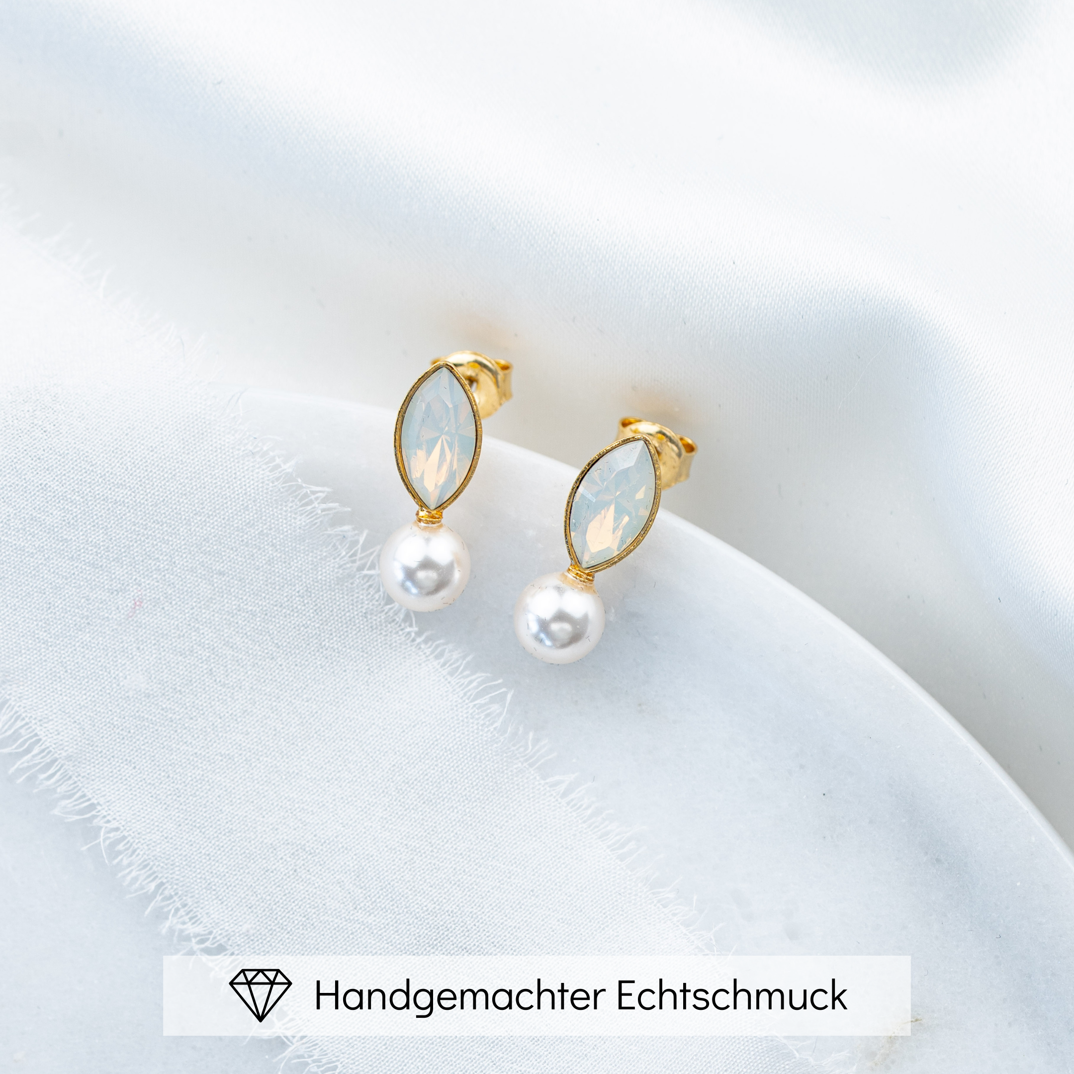 Kylie | Brautohrstecker mit Perle und Kristall