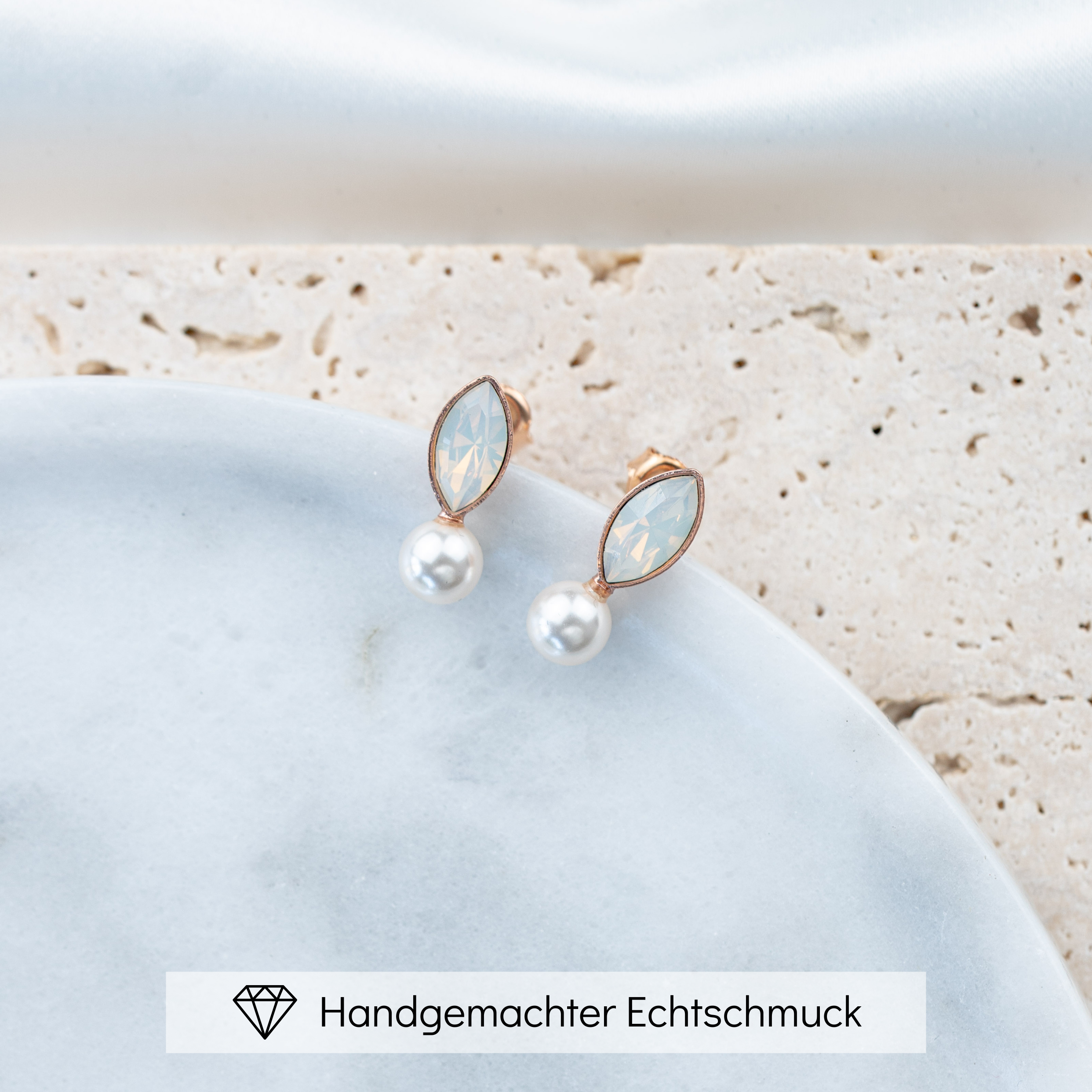 Kylie | Brautohrstecker mit Perle und Kristall