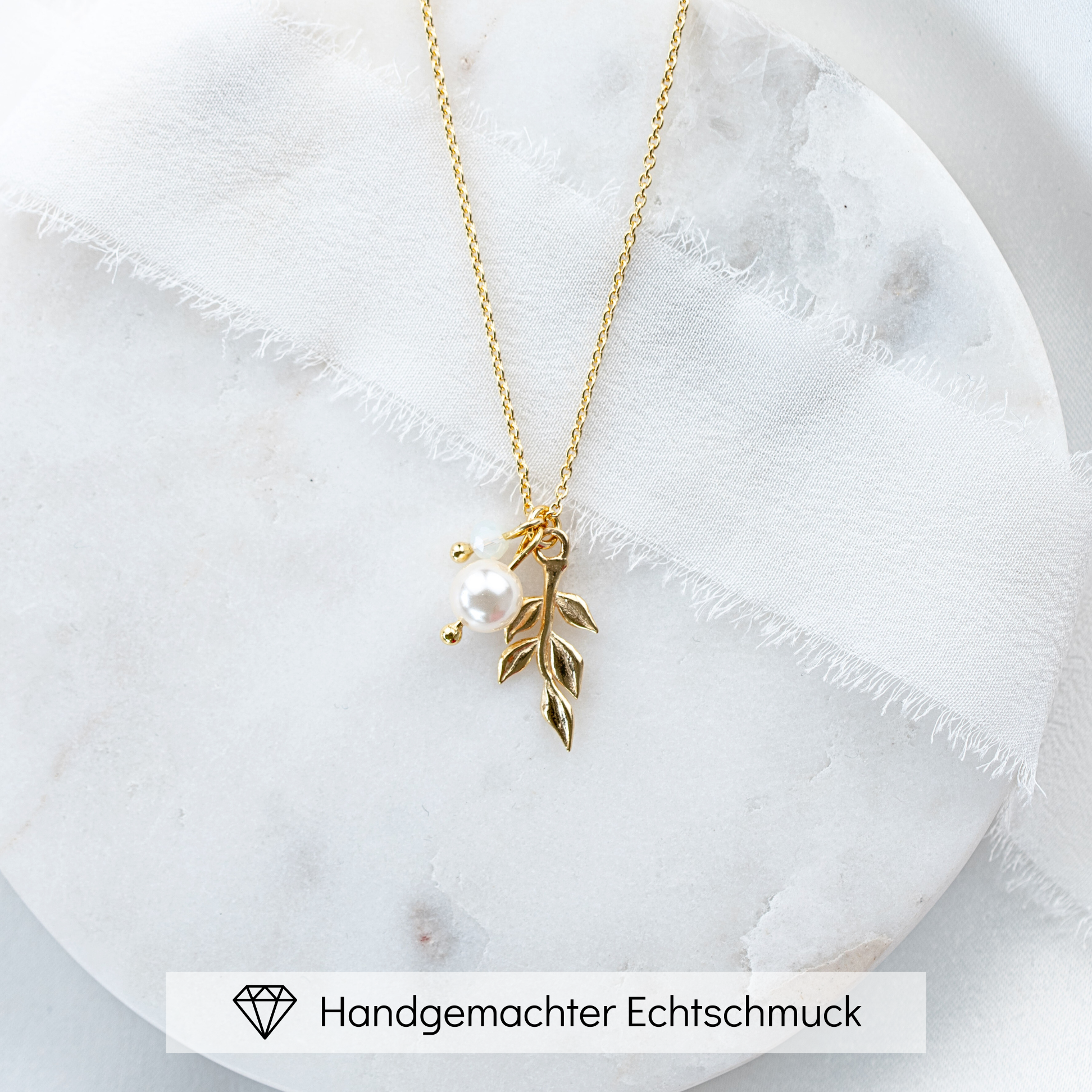 Resi | Halskette Braut mit Blatt und Perlen