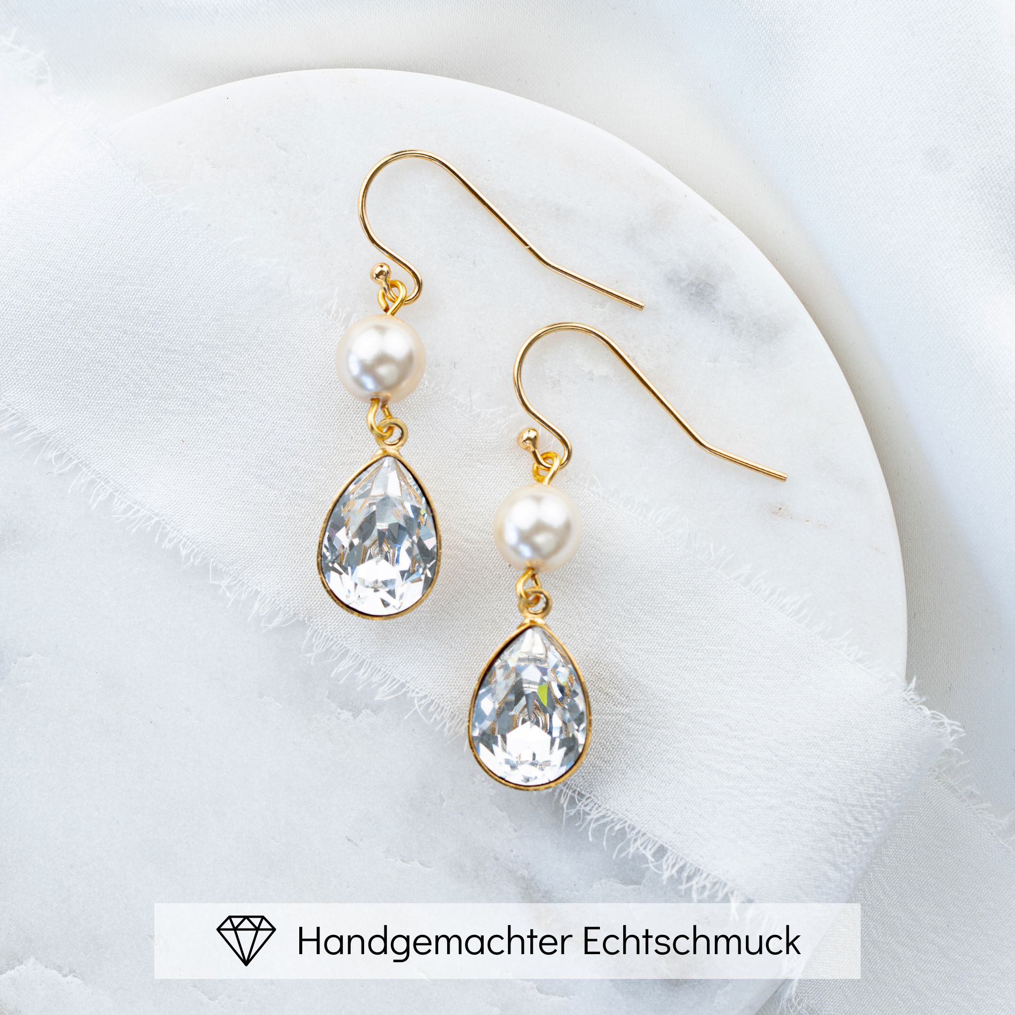 Sally | Ohrringe Hochzeit hängend mit Perle und Kristalltropfen