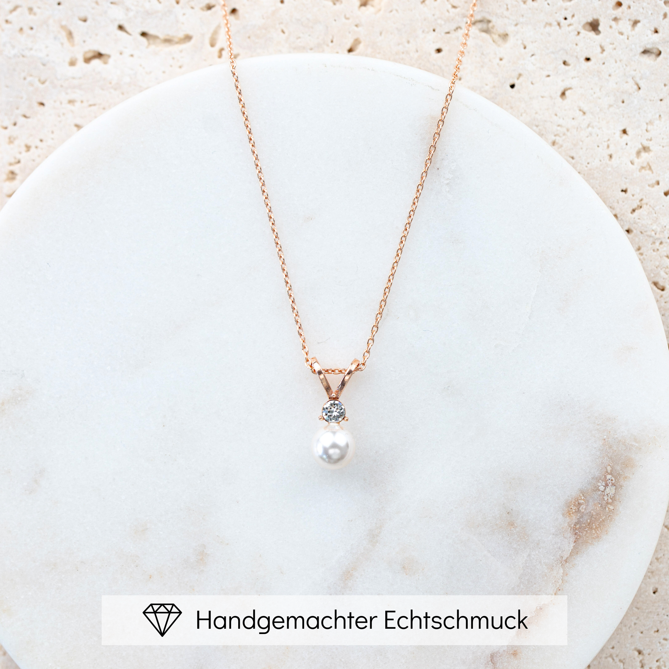 Smilla | Brauthalskette mit Perle und Zirkonia Kristall