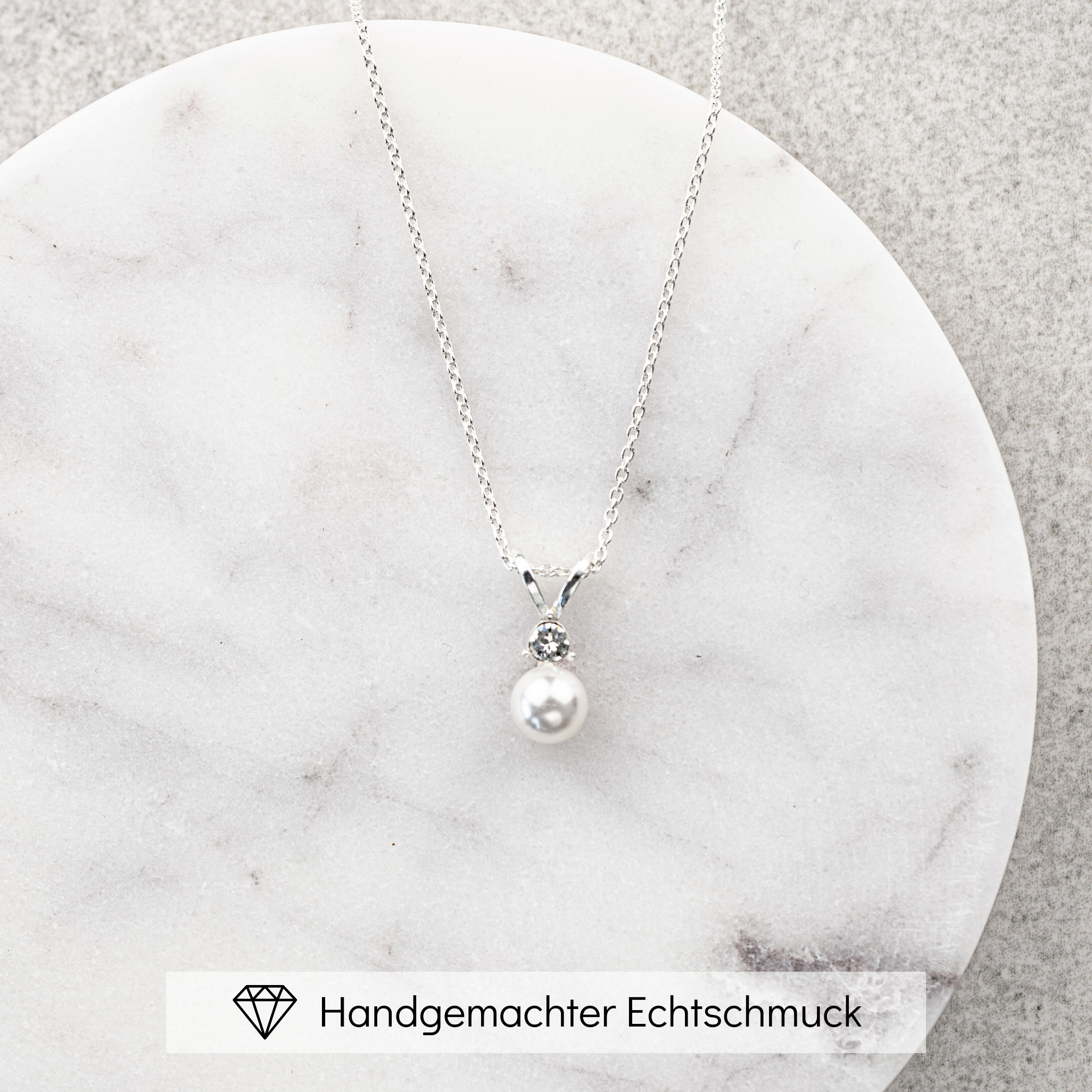 Smilla | Brauthalskette mit Perle und Zirkonia Kristall