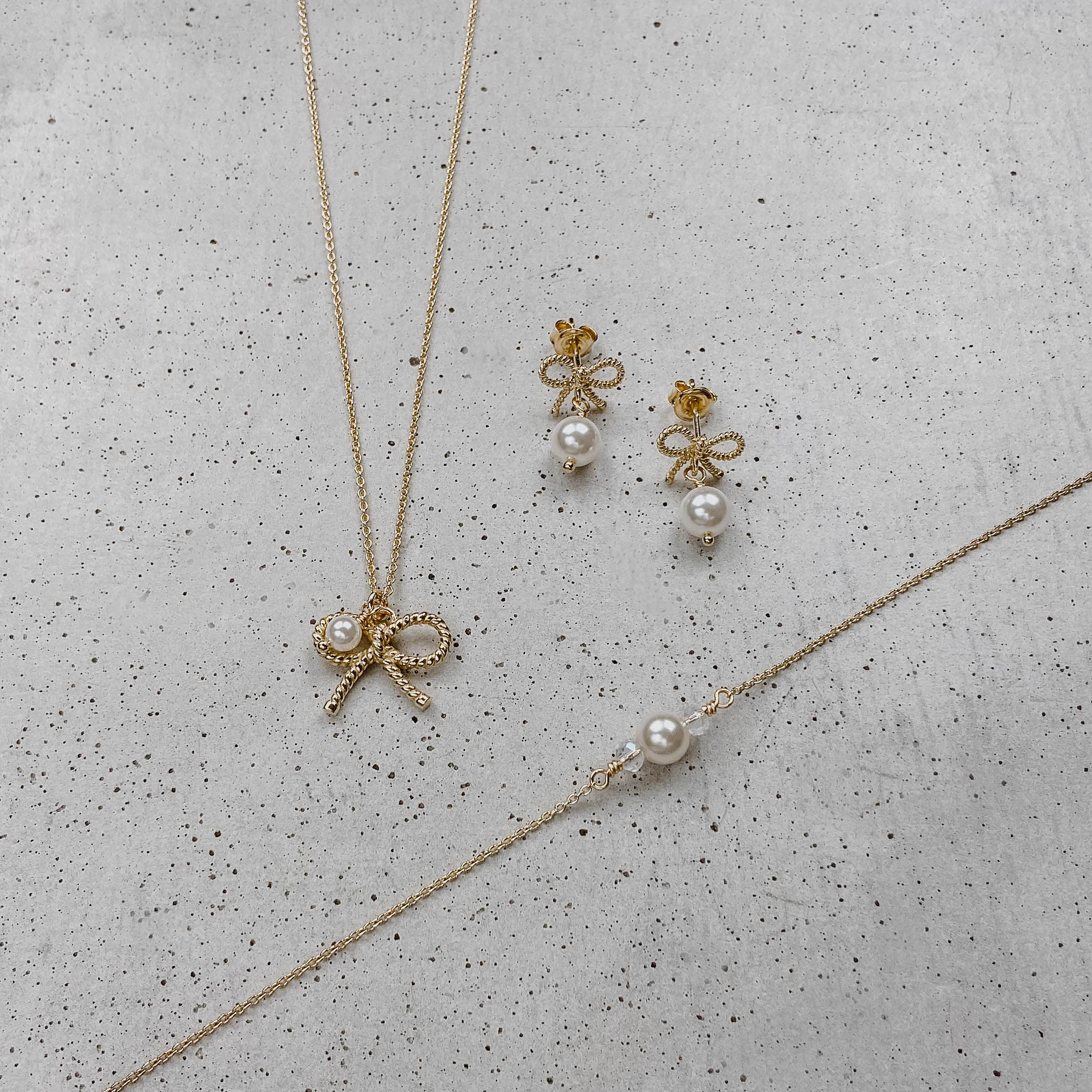 Pinella | Brautohrringe - Ohrringe mit Schleife und Perle