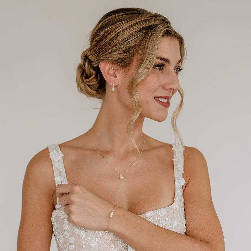 Ari | Halskette Braut mit Perle und Kristall dezent