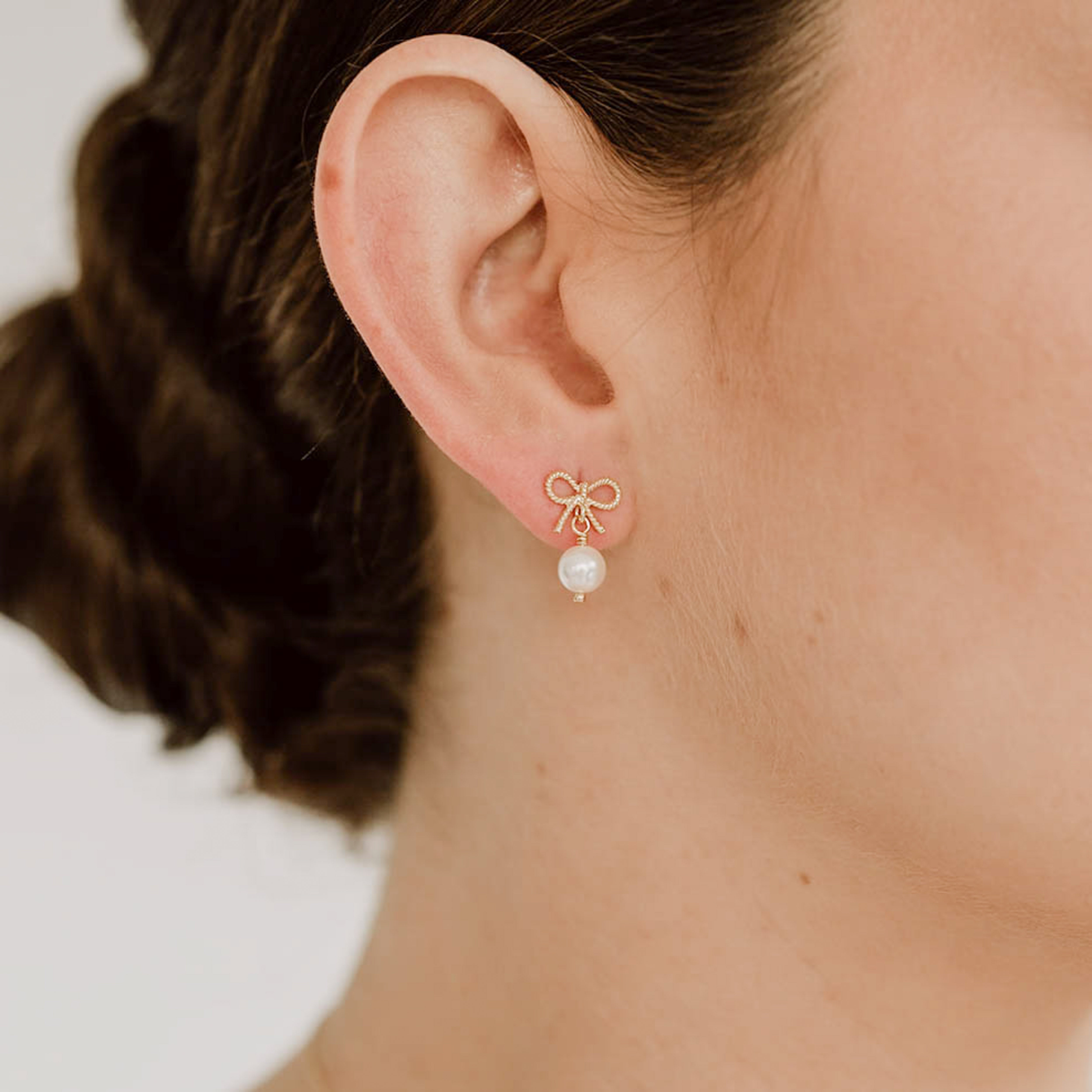 Pinella | Brautohrringe - Ohrringe mit Schleife und Perle