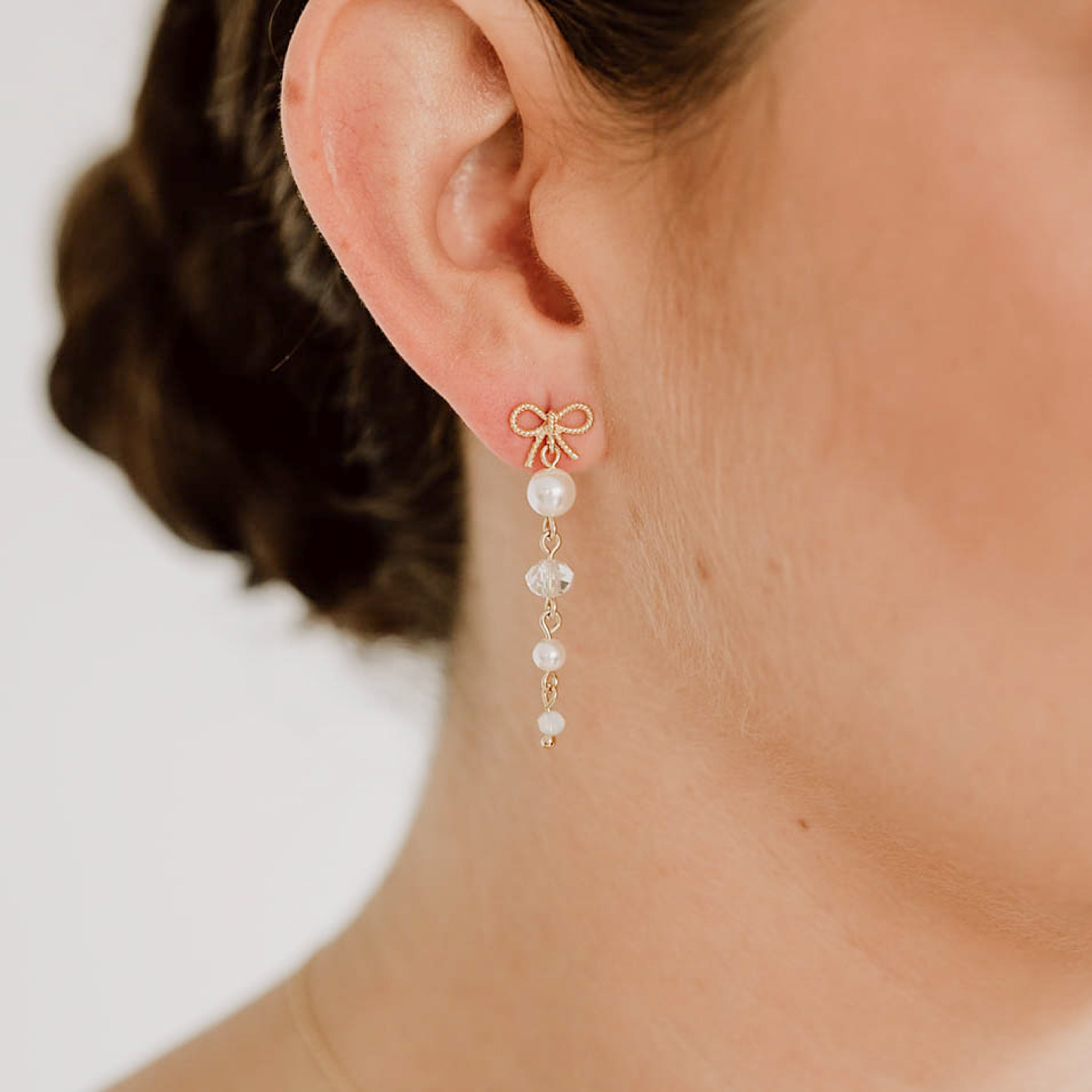 Pauli | Brautohrringe mit Schleife - Kristallperlen und Perle