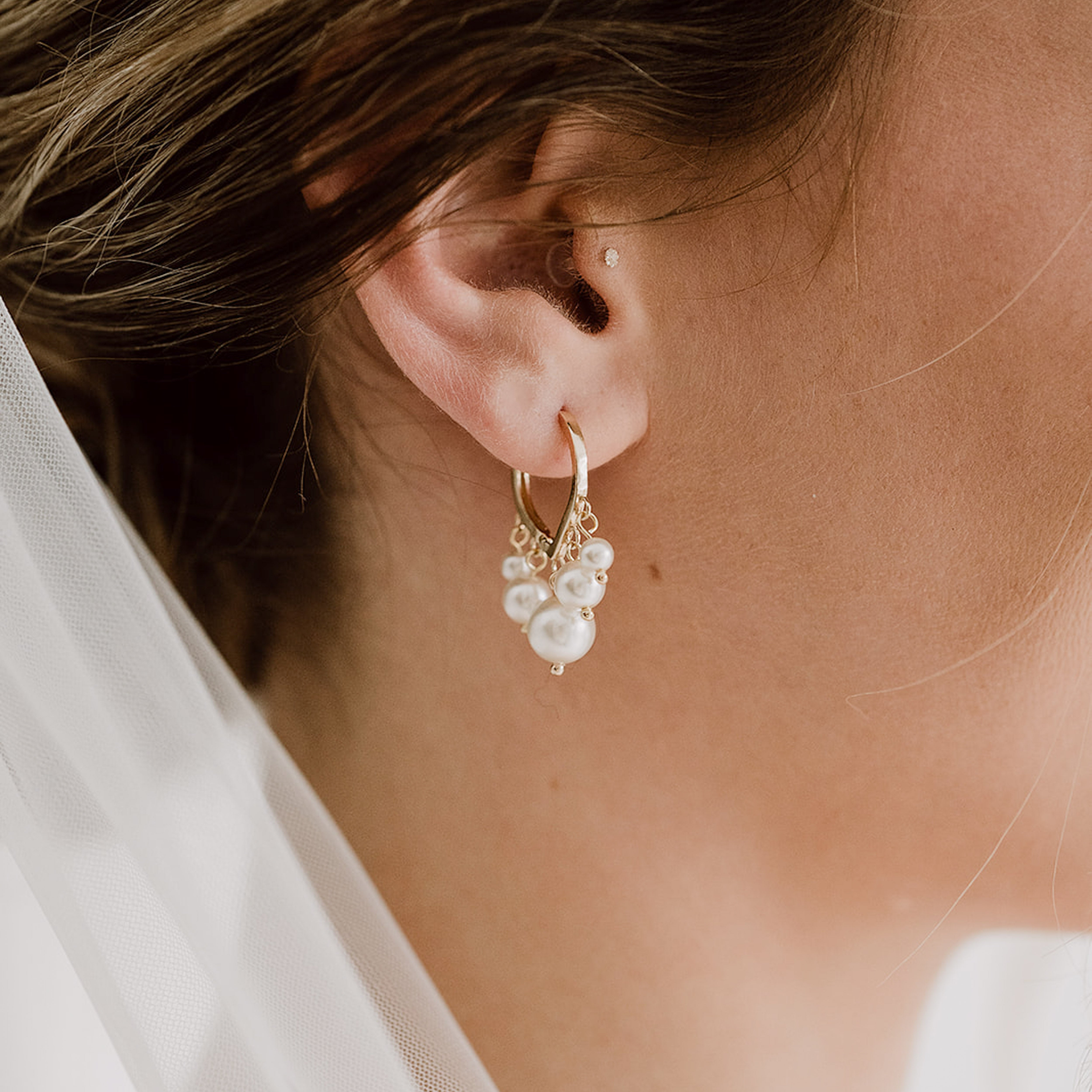 Freya | Brautohrringe - Creolen mit Perlen