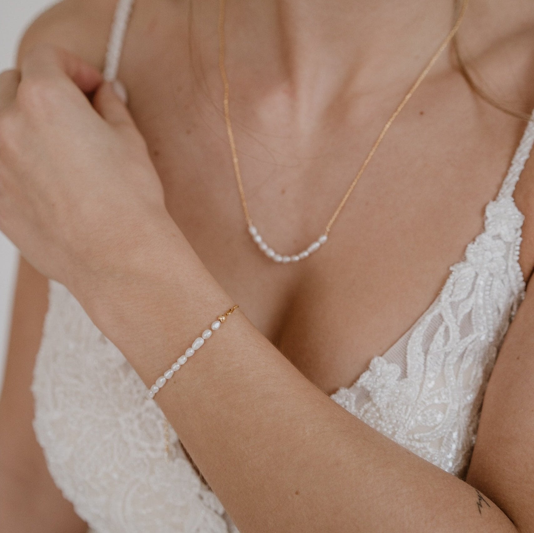 Linn Hochzeit Armband mit Süßwasserperlen in der Farbe Gold 