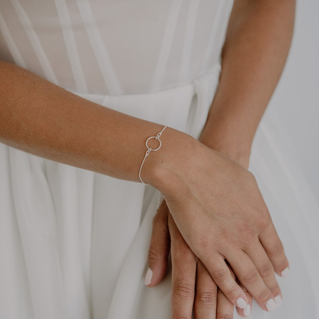 Toni Hochzeit Armband mit Kreis dezent in der Farbe Silber 