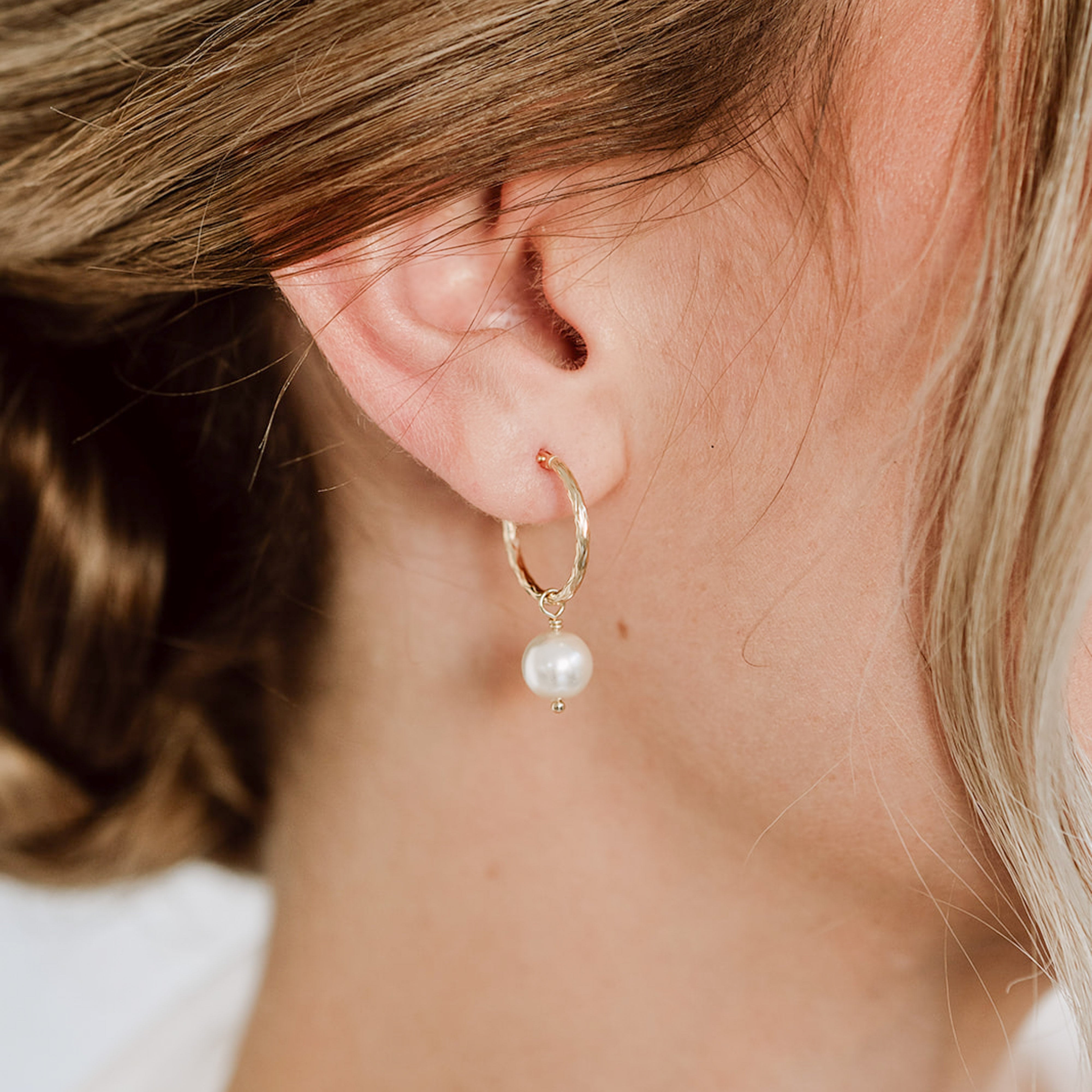 Holly | Brautohrringe, Creolen mit Perle