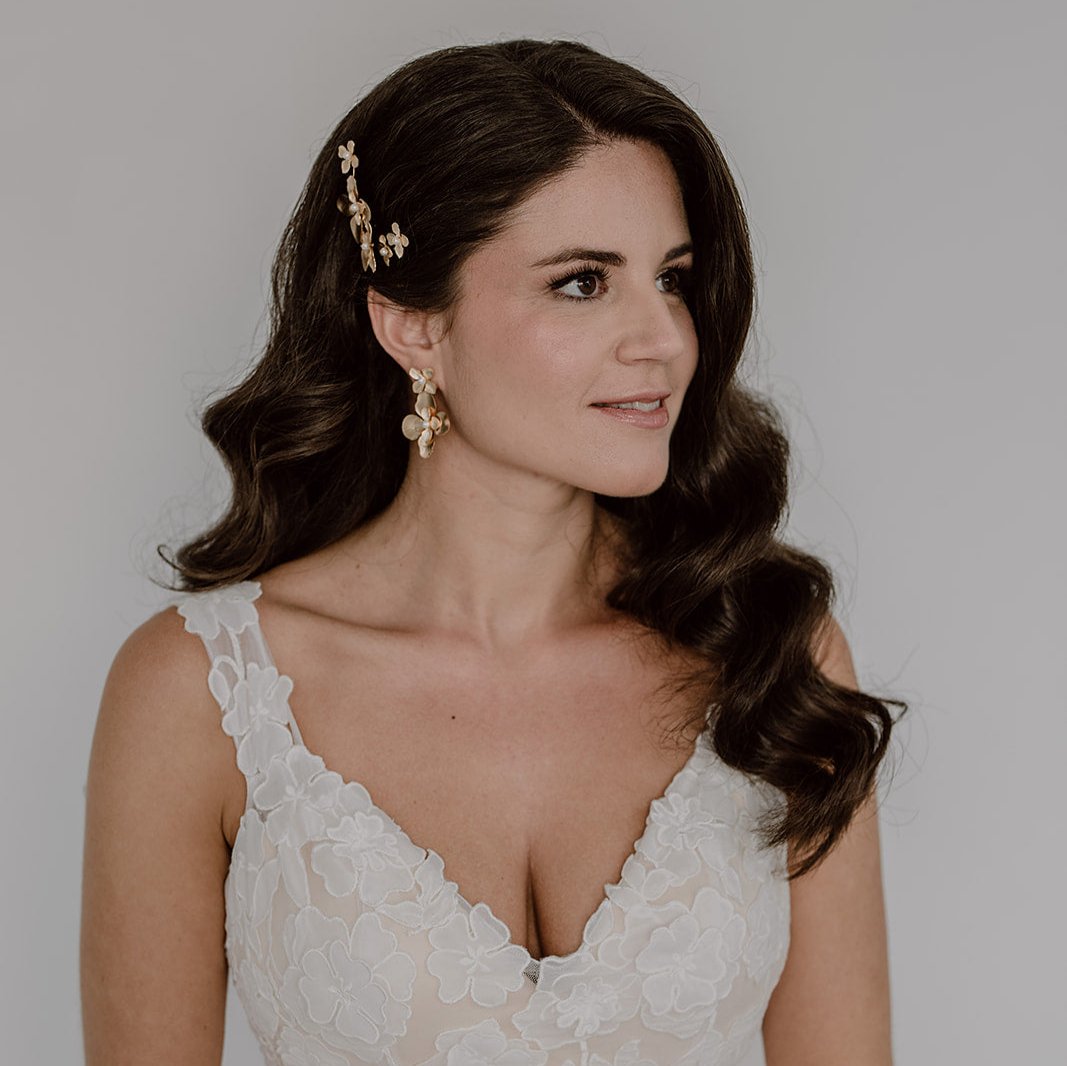 Vika | Haarschmuck Hochzeit, Haarnadeln mit Blüten und Perlen