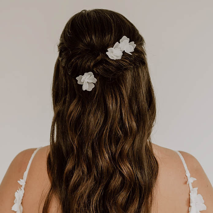 Flora | Hochzeit Haarschmuck, Haarnadeln mit Stoffblüten