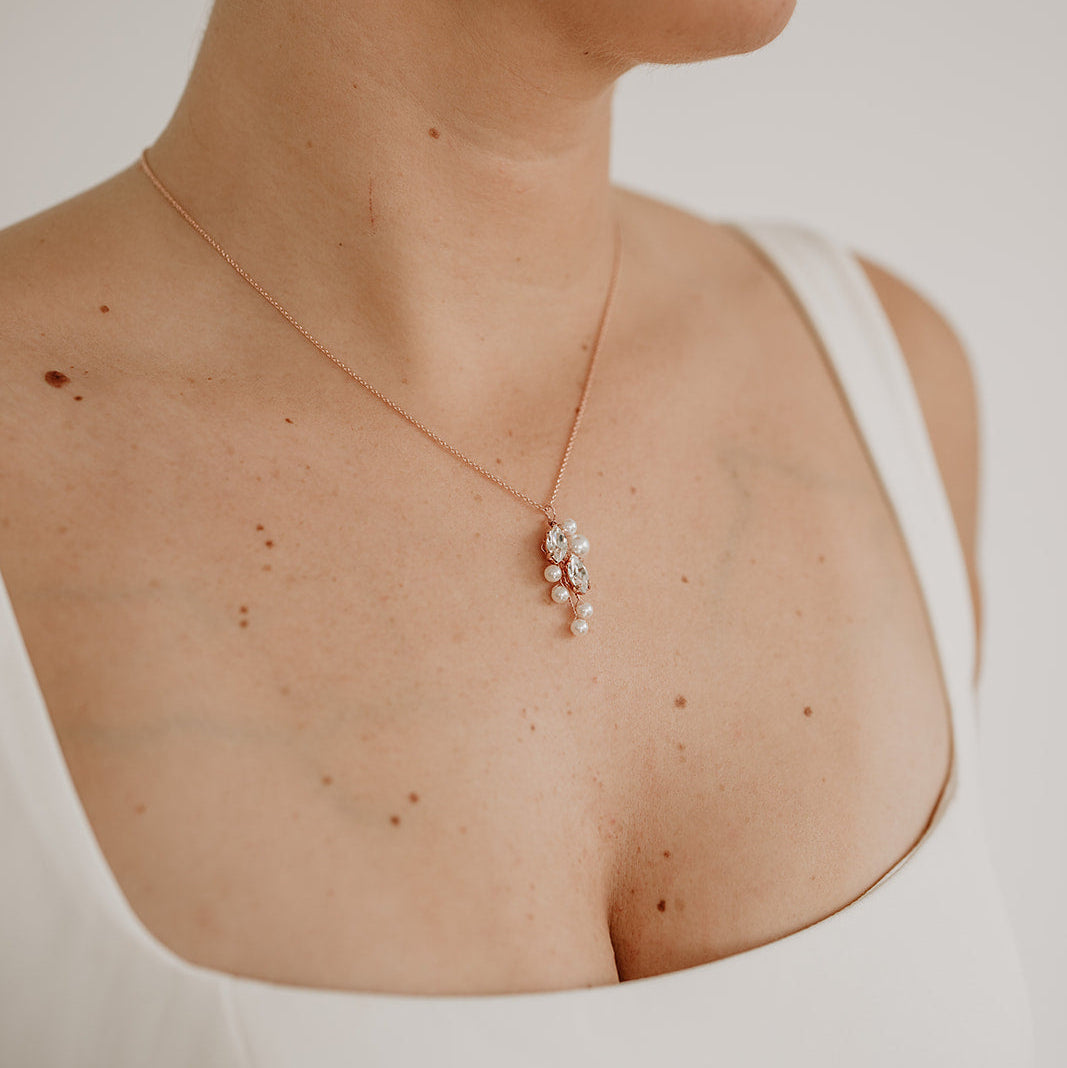 Anastasia | Halskette Hochzeit mit Perlen und Kristallen
