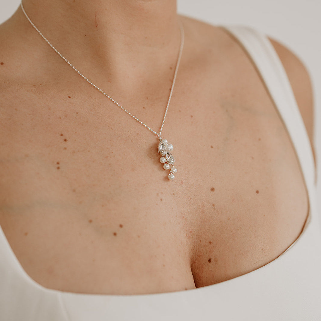 Anastasia | Halskette Hochzeit mit Perlen und Kristallen