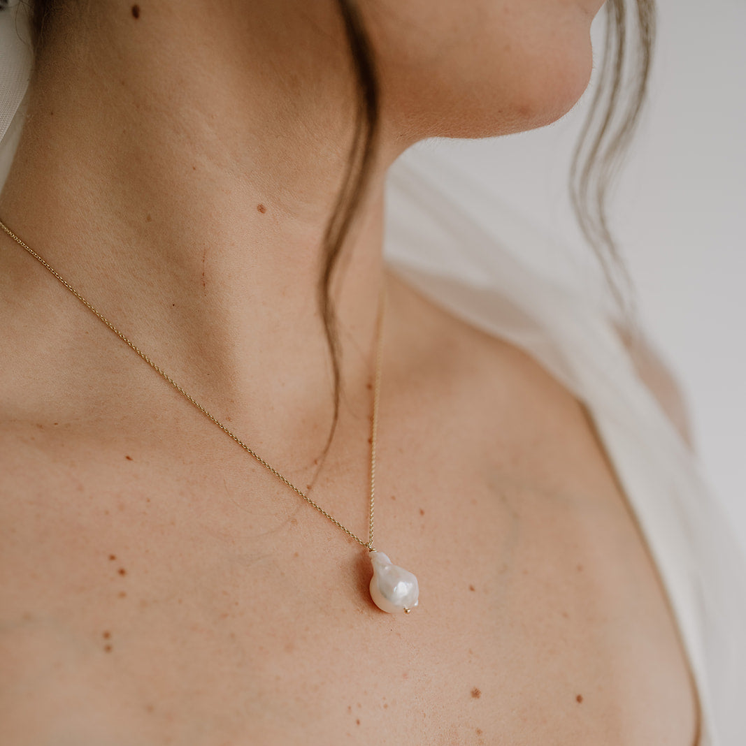 Aurelia | limitierte Halskette Hochzeit mit echter Barockperle