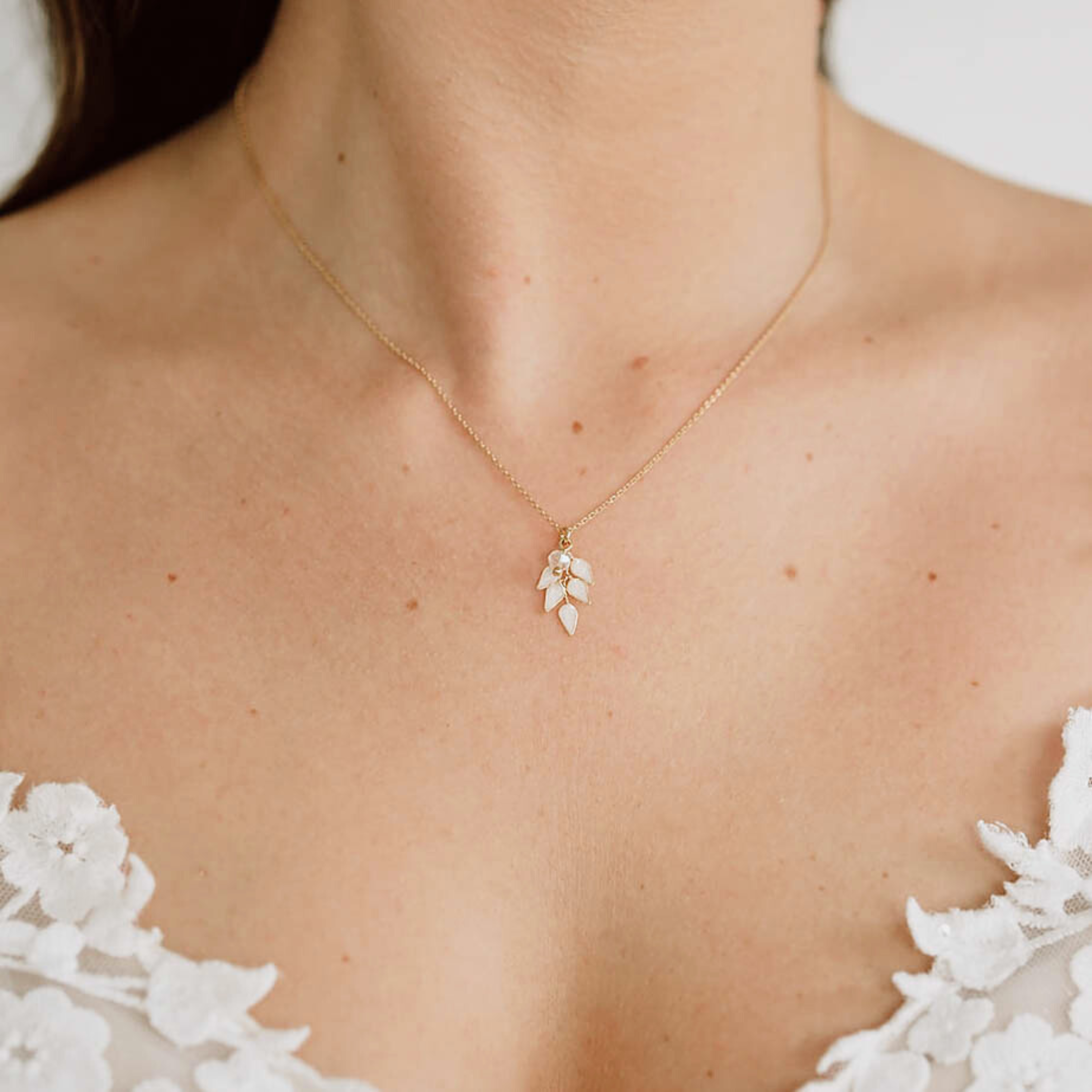 Lana | Halskette Braut mit Blatt ivory
