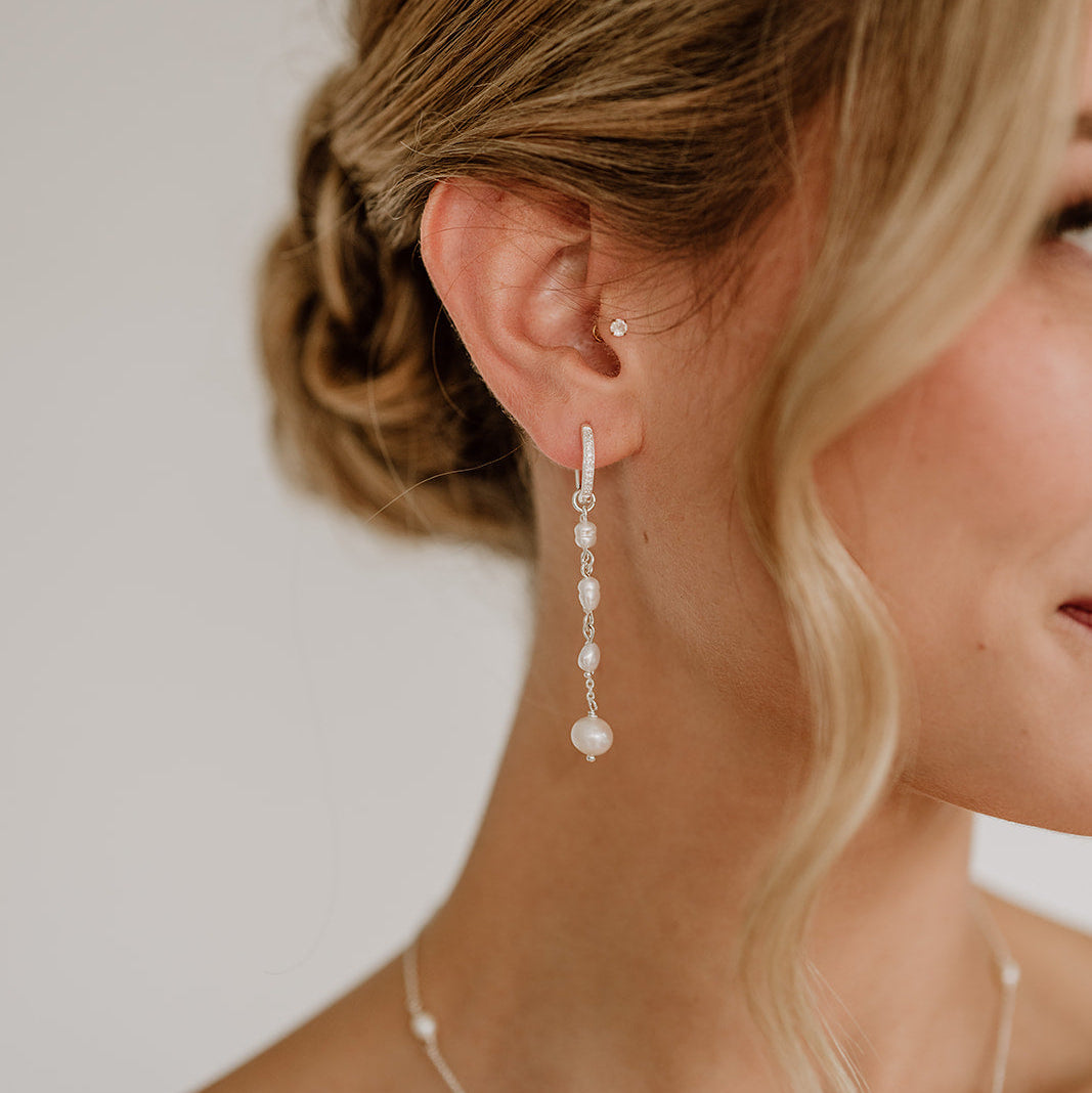 Ariana | Brautohrringe - Creolen mit Zirkonia und echten Süßwasserperlen