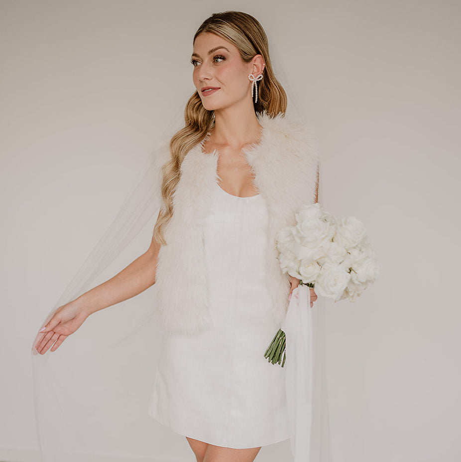 Pina | Brautohrringe Schleife aus Perlen