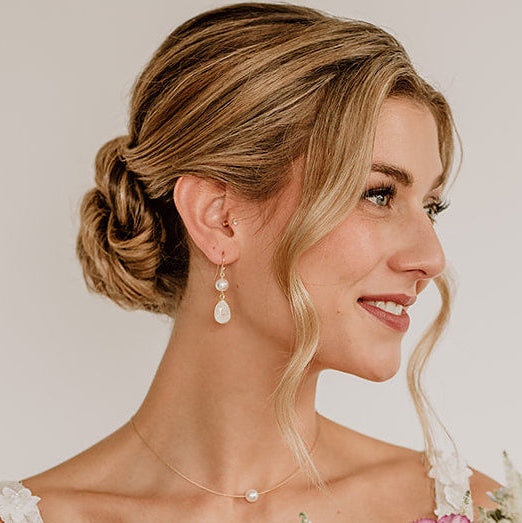 Sally | Ohrringe Hochzeit hängend mit Perle und Kristalltropfen