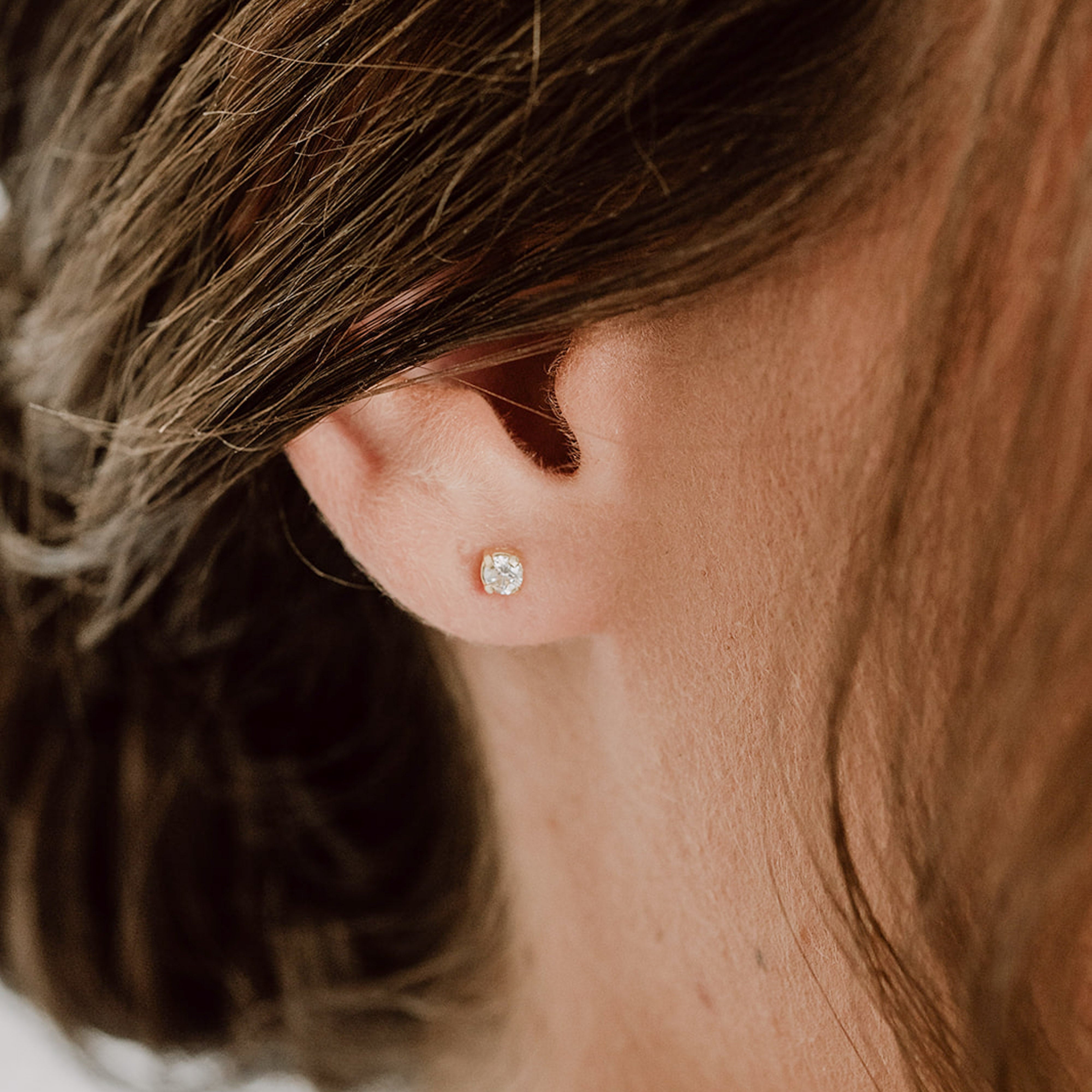 Sanna | schlichte Brautohrstecker mit Zirkonia