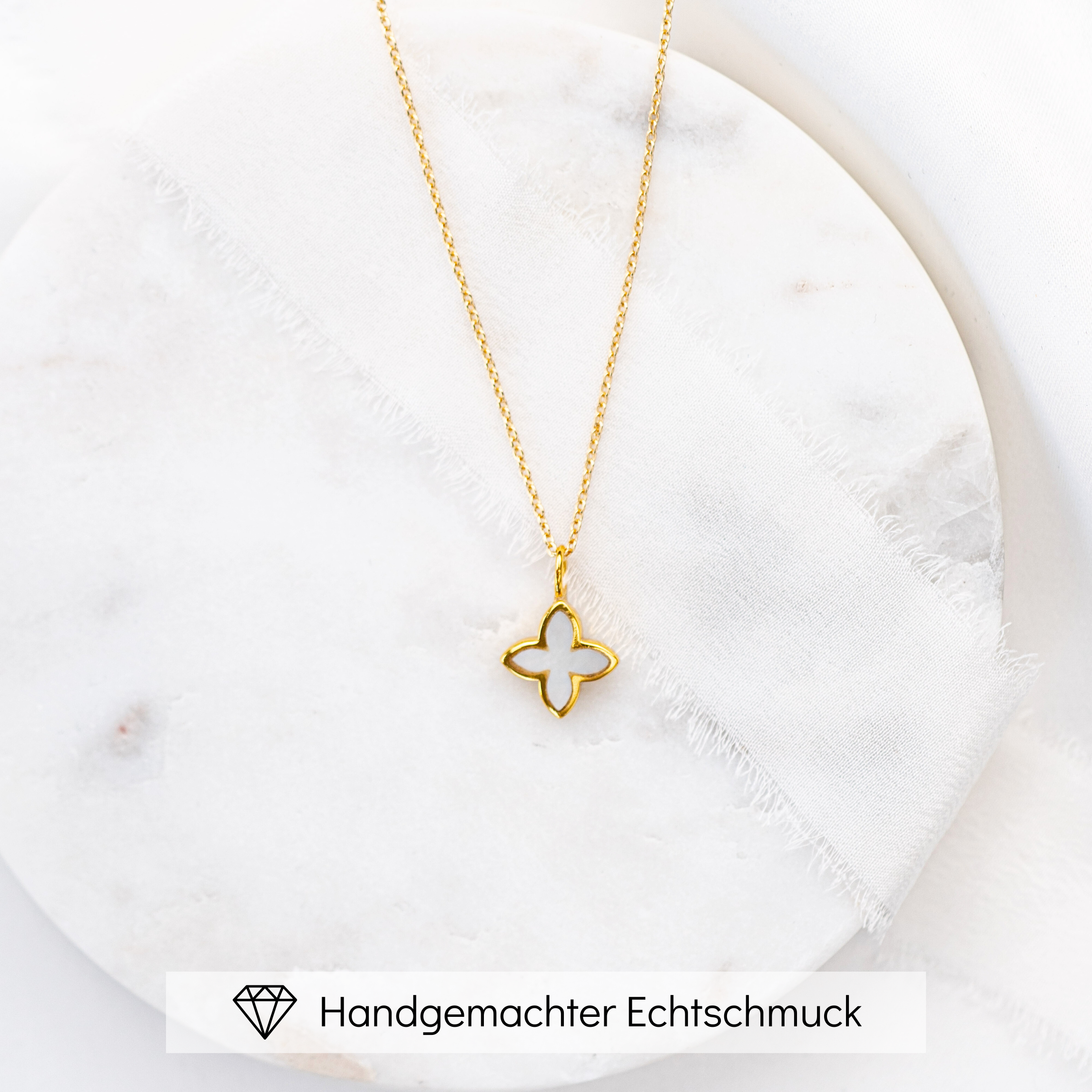 Daisy | Halskette Braut mit kleiner Blüte