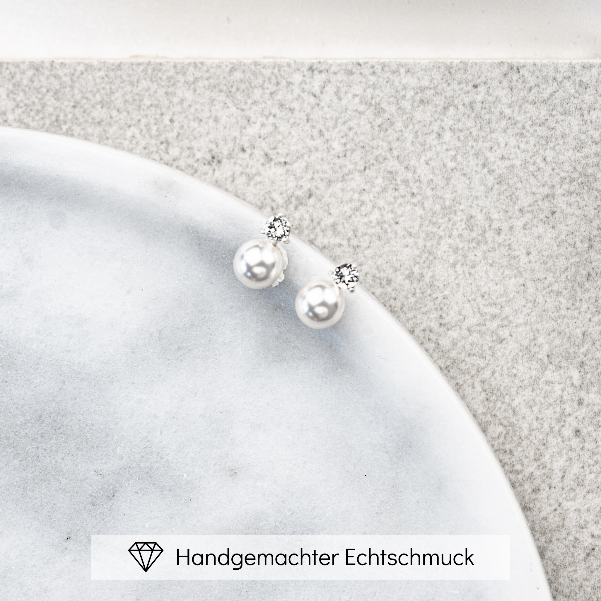 Smilla | zarte Brautohrstecker mit Zirkonia und Perle
