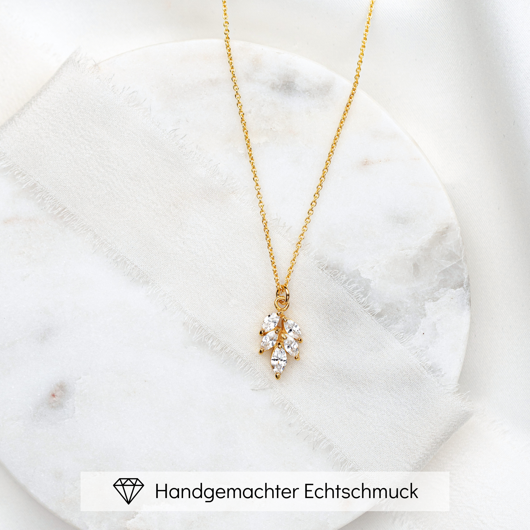 Tilla | Braut Halskette mit Zirkonia Blatt