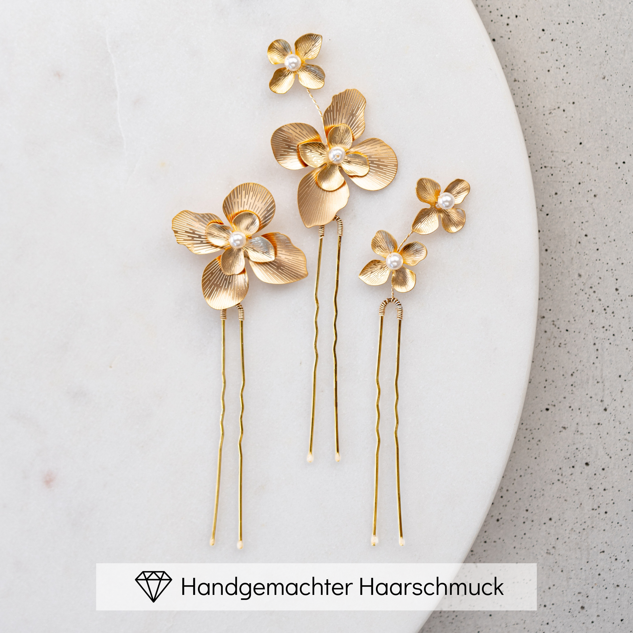 Vika | Haarschmuck Hochzeit - Haarnadeln mit Blüten und Perlen