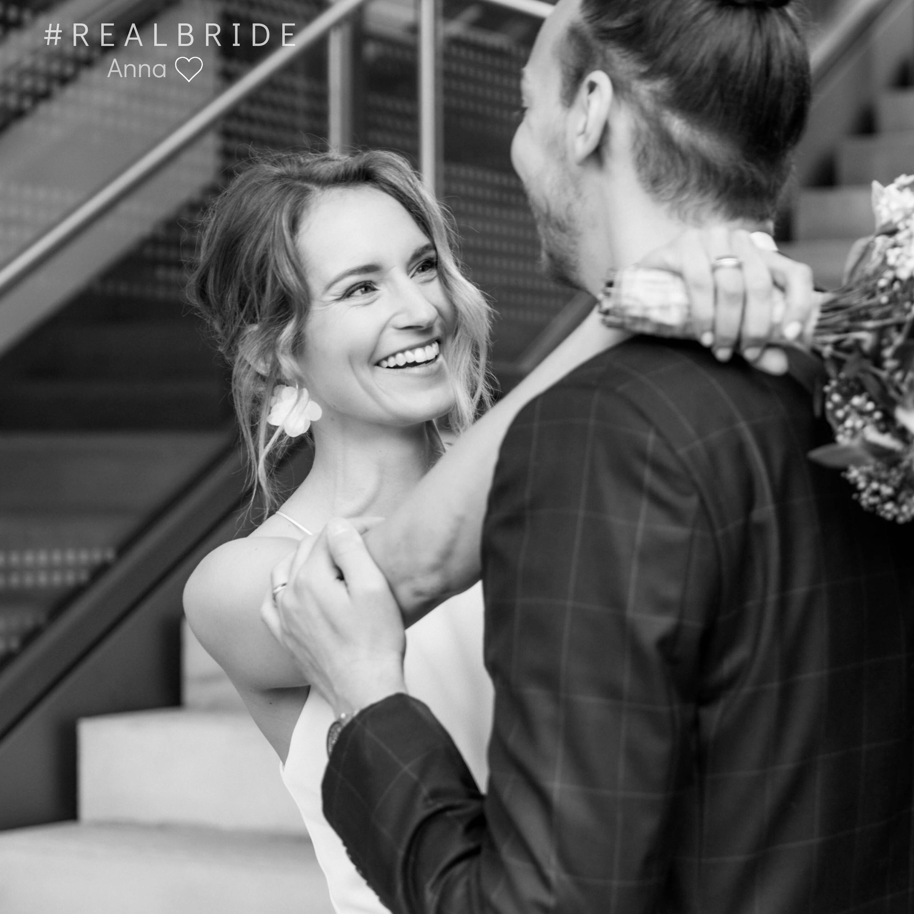 Flora | Brautohrringe - Creolen mit Stoffblüten