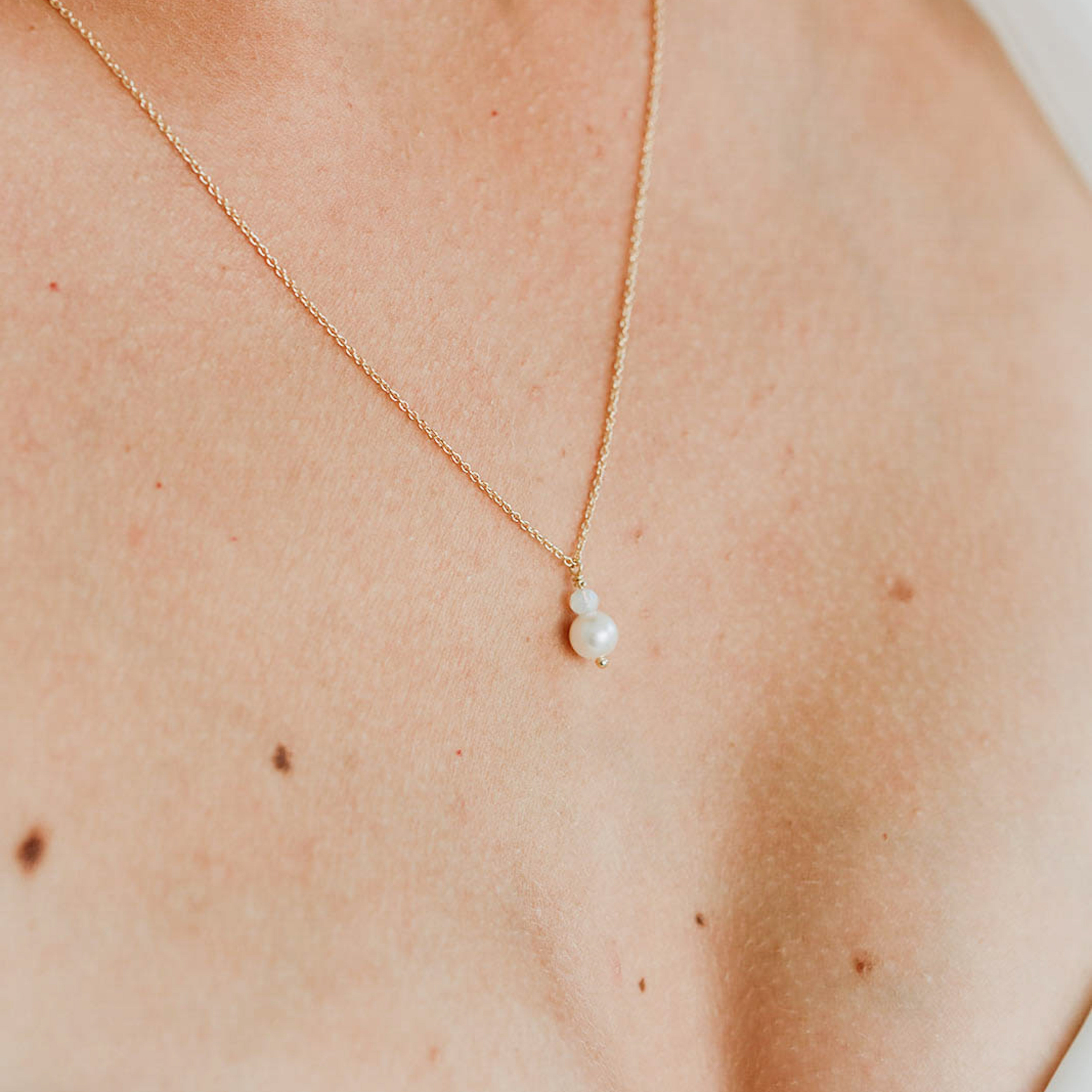 Ari | Halskette Braut mit Perle und Kristall dezent